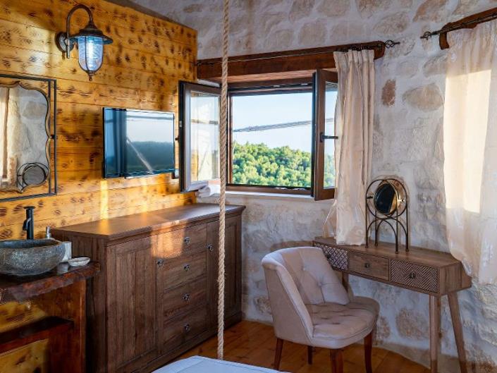 Image No.14-2 Bed Country House for sale