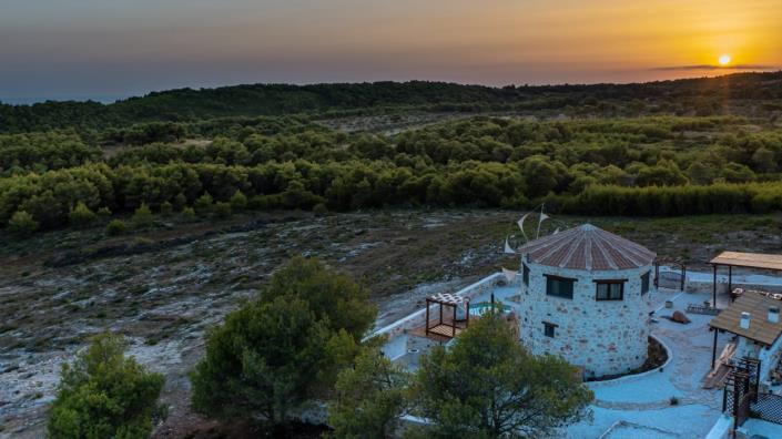Image No.17-2 Bed Country House for sale
