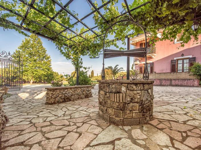 Image No.16-8 Bed Villa for sale