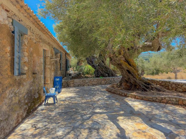 Image No.4-8 Bed Cottage for sale