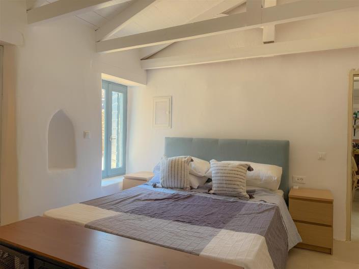 Image No.22-8 Bed Cottage for sale