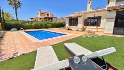 Villa de 3 chambres à vendre à Hacienda del Alamo