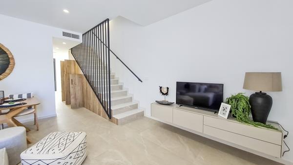 Image No.8-3 Bed Townhouse for sale