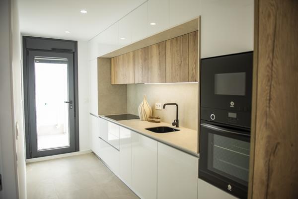 Image No.14-3 Bed Townhouse for sale