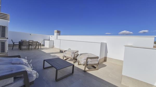 Image No.41-3 Bed Townhouse for sale