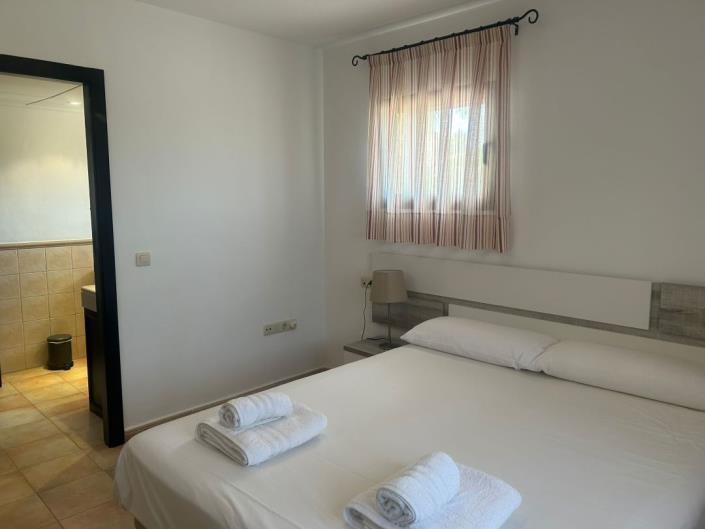 Image No.14-3 Bed Villa / Detached for sale