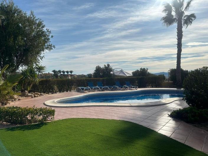 Image No.6-3 Bed Villa / Detached for sale