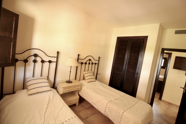 Image No.28-3 Bed Villa for sale