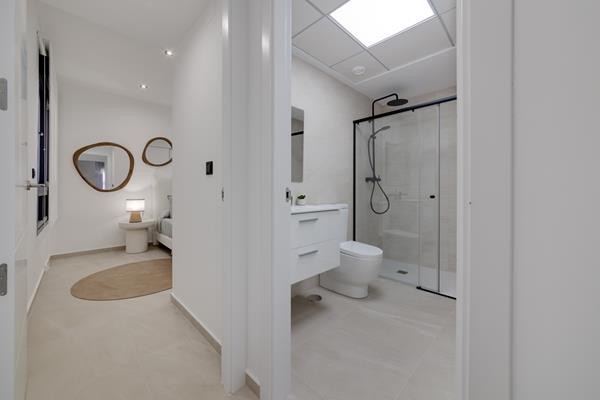 Image No.33-2 Bed Apartment for sale