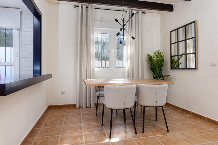 Image No.18-2 Bed Semi-Detached for sale