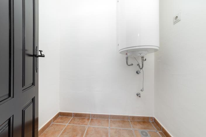 Image No.23-2 Bed Semi-Detached for sale