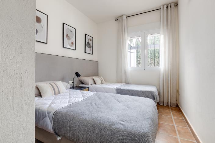 Image No.35-2 Bed Semi-Detached for sale