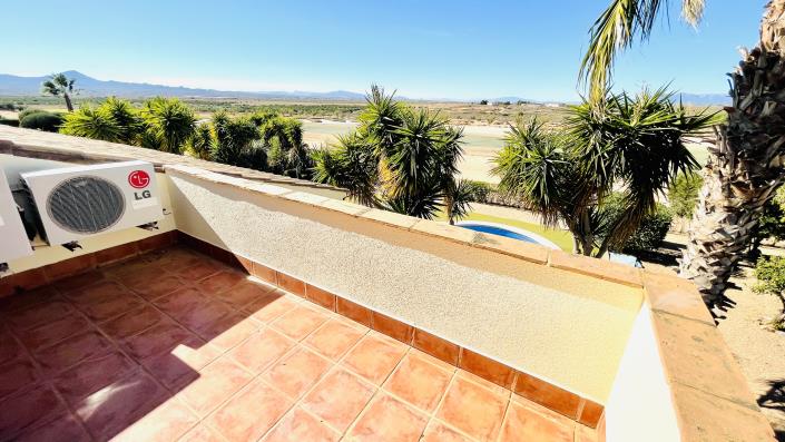 Image No.9-3 Bed Villa / Detached for sale