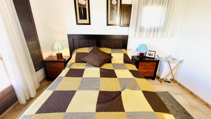 Image No.14-3 Bed Villa / Detached for sale