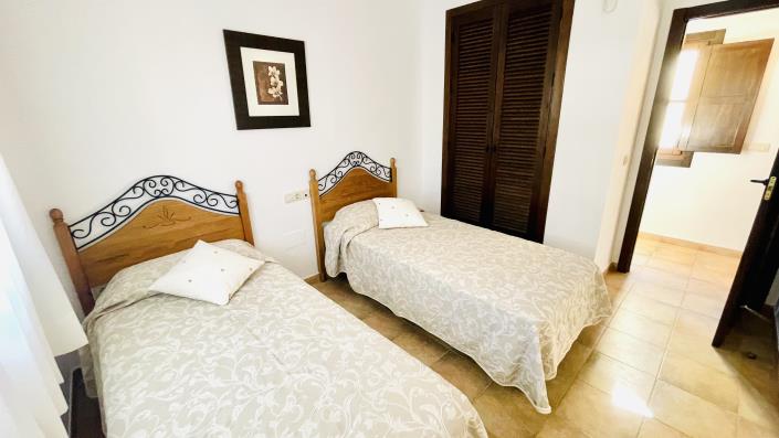 Image No.18-3 Bed Villa / Detached for sale