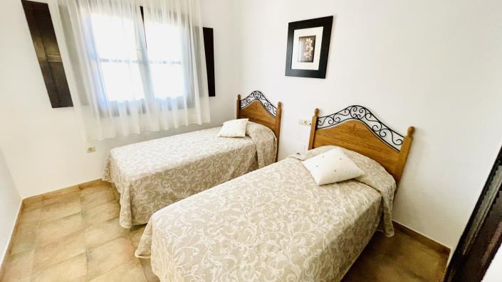 Image No.19-3 Bed Villa / Detached for sale