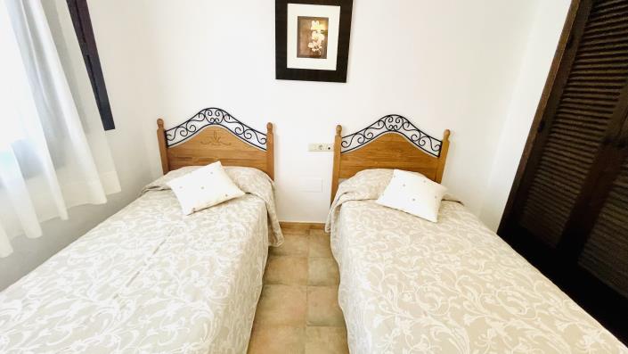 Image No.20-3 Bed Villa / Detached for sale