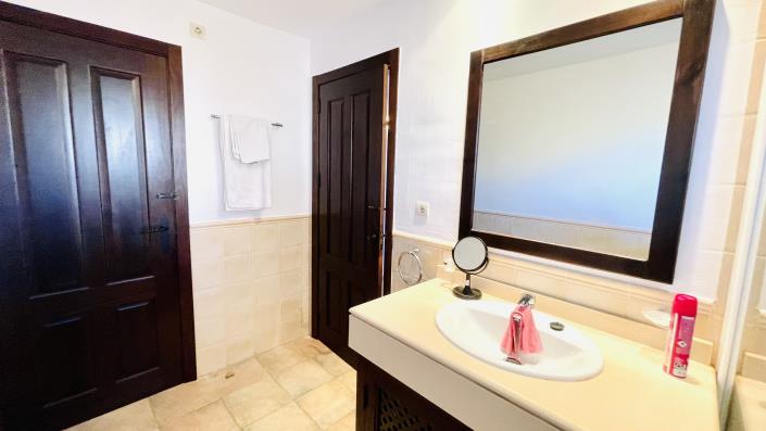 Image No.21-3 Bed Villa / Detached for sale