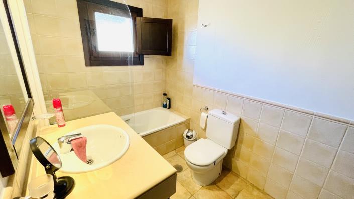 Image No.28-3 Bed Villa / Detached for sale