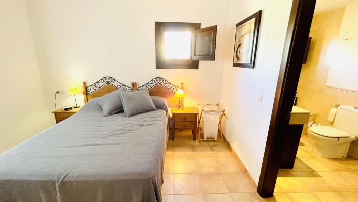 Image No.27-3 Bed Villa / Detached for sale