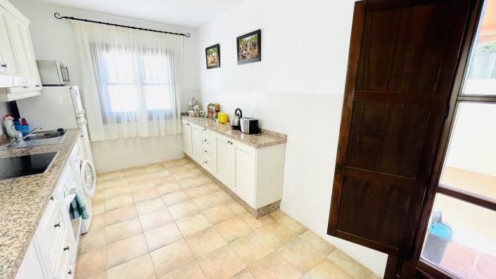 Image No.37-3 Bed Villa / Detached for sale