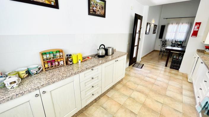 Image No.38-3 Bed Villa / Detached for sale