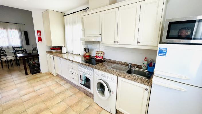 Image No.40-3 Bed Villa / Detached for sale