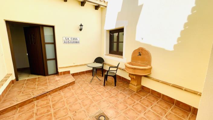 Image No.50-3 Bed Villa / Detached for sale