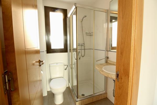 Image No.16-3 Bed Villa / Detached for sale