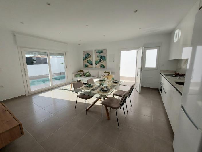 Image No.13-2 Bed Villa / Detached for sale