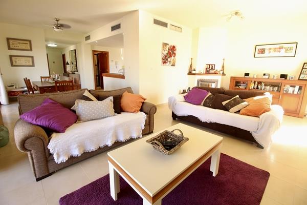 Image No.12-3 Bed Villa / Detached for sale