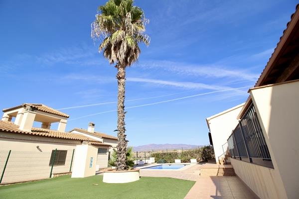 Image No.6-3 Bed Villa / Detached for sale