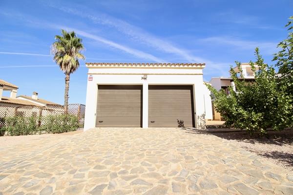 Image No.8-3 Bed Villa / Detached for sale