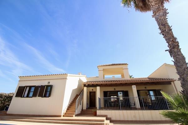 Image No.4-3 Bed Villa / Detached for sale