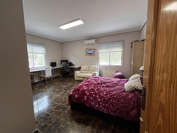 Image No.30-3 Bed Country House for sale