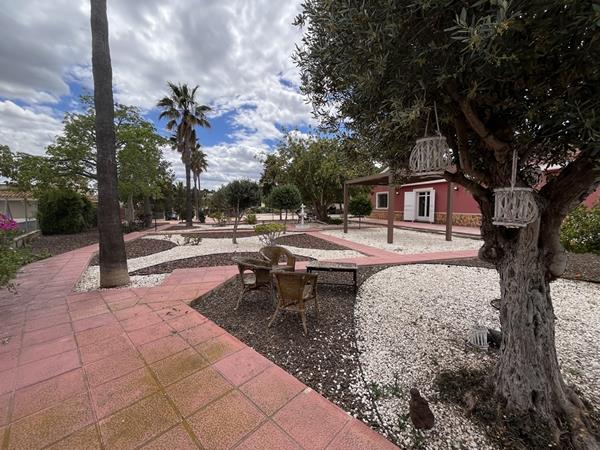 Image No.7-3 Bed Country House for sale