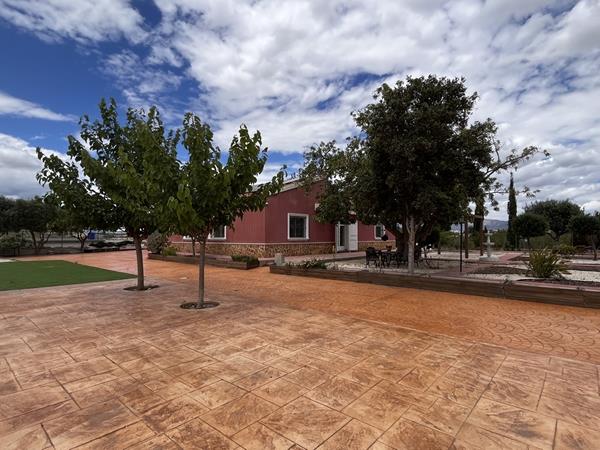 Image No.14-3 Bed Country House for sale