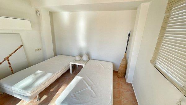 Image No.19-3 Bed Villa / Detached for sale