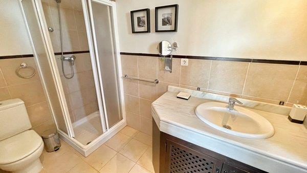 Image No.24-3 Bed Villa / Detached for sale