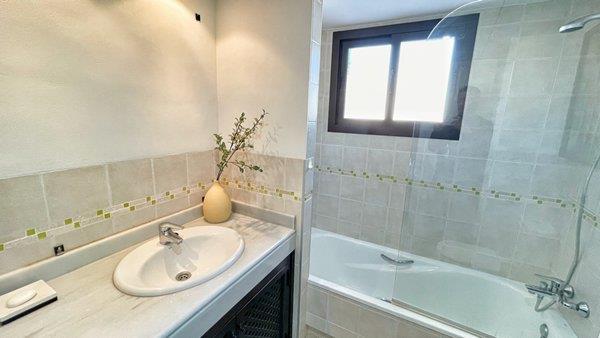 Image No.34-3 Bed Villa / Detached for sale