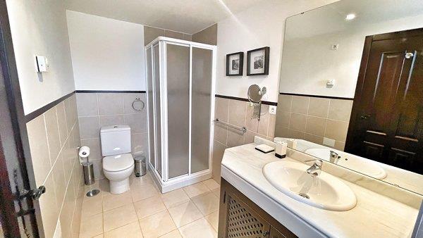 Image No.43-3 Bed Villa / Detached for sale