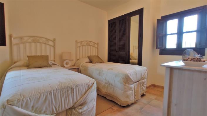 Image No.13-3 Bed Villa / Detached for sale