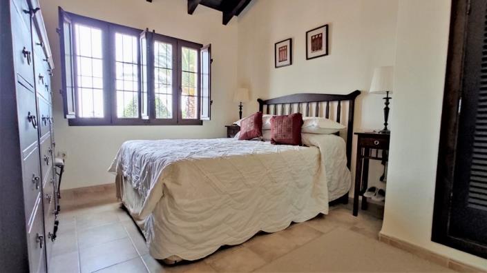 Image No.22-3 Bed Villa / Detached for sale