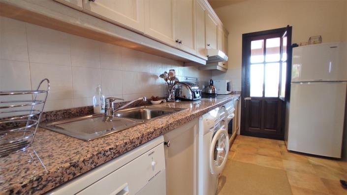 Image No.27-3 Bed Villa / Detached for sale