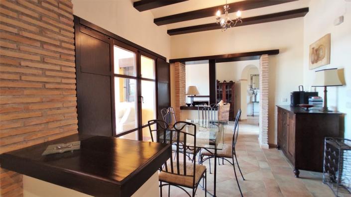 Image No.12-3 Bed Villa / Detached for sale