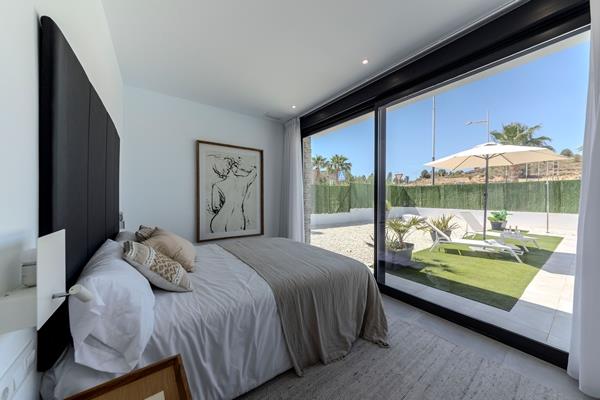 Image No.37-2 Bed Villa / Detached for sale