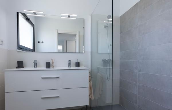 Image No.41-2 Bed Villa / Detached for sale