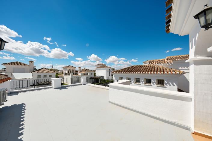 Image No.8-2 Bed Villa / Detached for sale