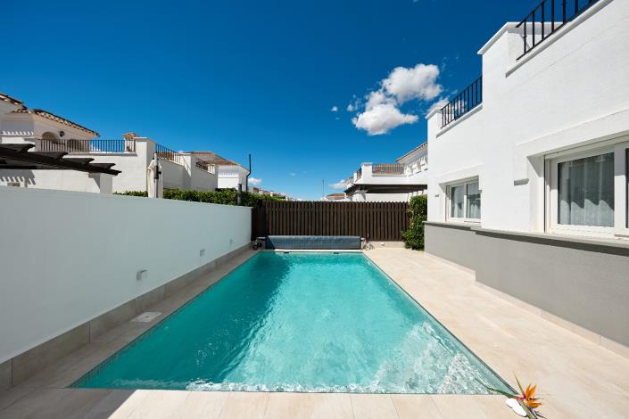 Image No.2-2 Bed Villa / Detached for sale