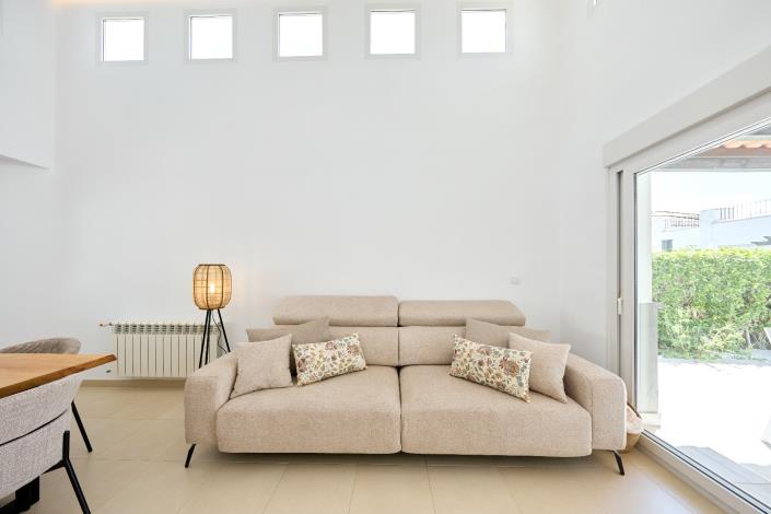 Image No.13-2 Bed Villa / Detached for sale